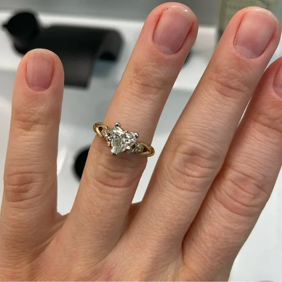 1 CARAT NATURAL DIAMOND ring from Jared - Picture 8 of 11